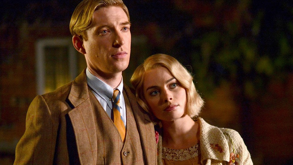Domnhall Gleeson and Margot Robbie in Goodbye Christopher Robin