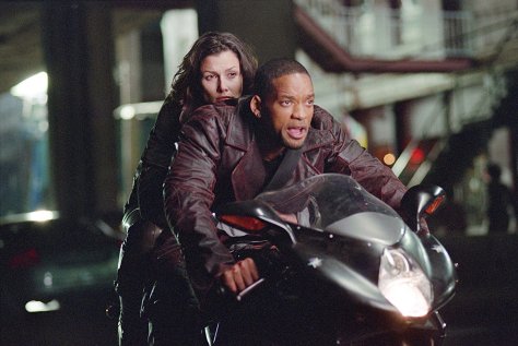 Will Smith and Bridget Moynahan in I, Robot