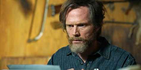 Paul Bettany in Manhunt: Unabomber