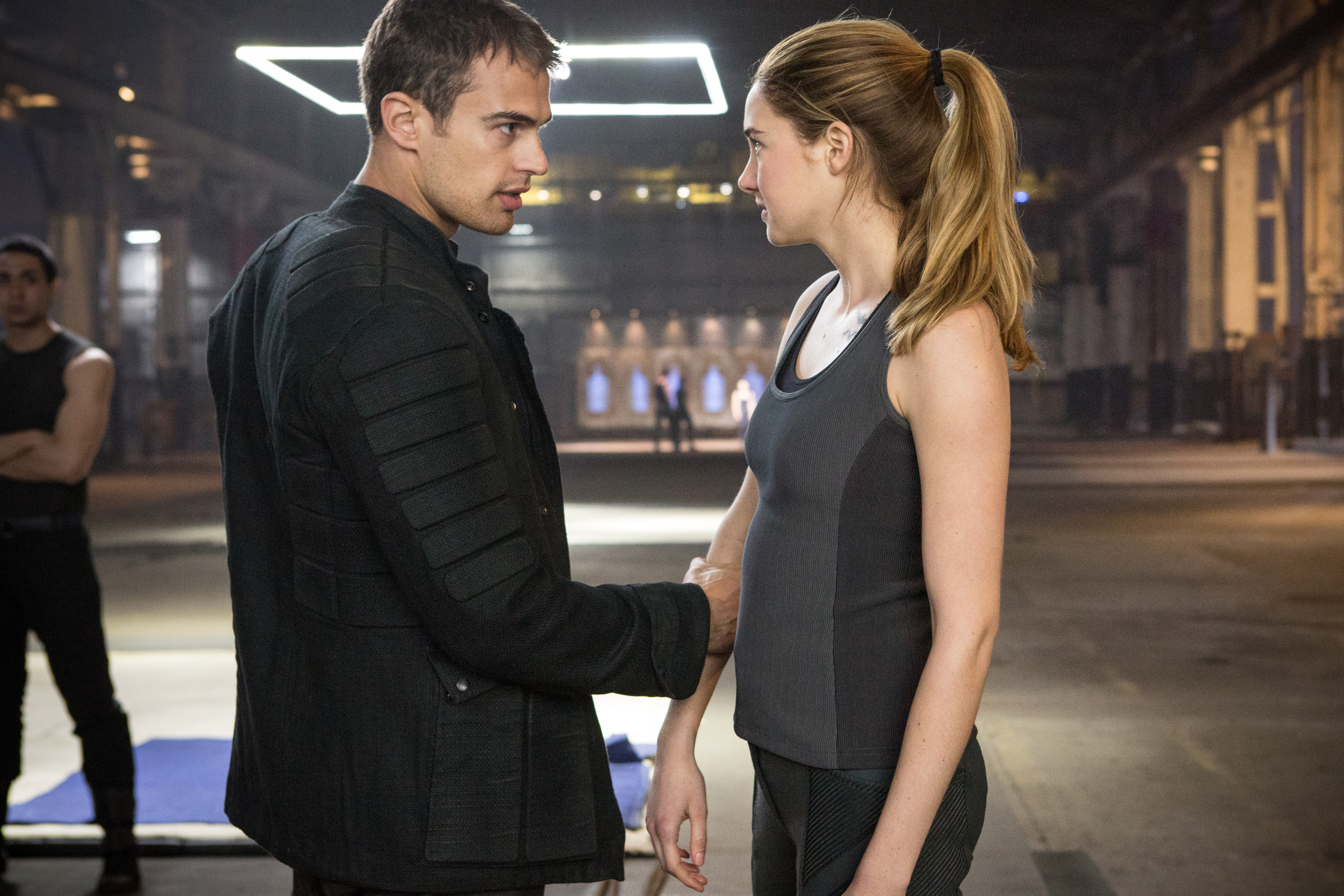 Theo James, Shailene Woodley, Tris Prior, Four, Divergent