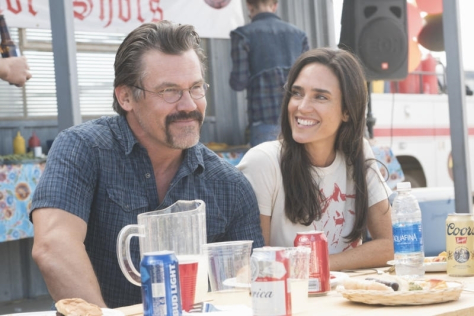 Josh Brolin and Jennifer Connelly in Only the Brave
